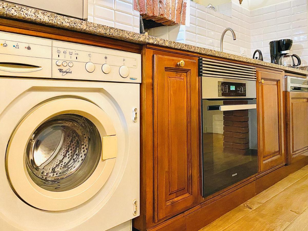 Exquisitely Renovated And Centrally Located With Free Parking