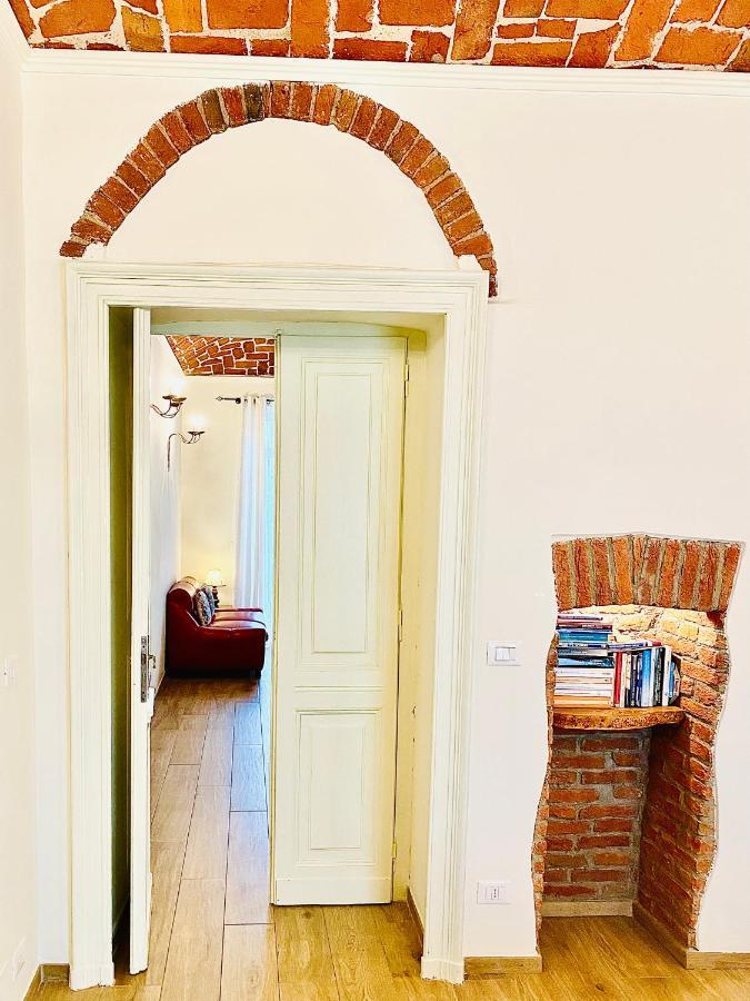 Exquisitely Renovated And Centrally Located With Free Parking Apartament Turyn
